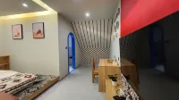 Yi Zhong Yue Ting | Designer Mediterranean Boutique Inn (Tekes Store)