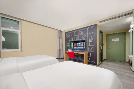 JunZhi Collection Hotel(Tianshui First Peopies HOSPITAL longcheng Square Store) Отели рядом с достопримечательностью «Tianshui Normal University»