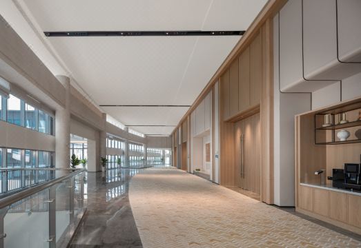 2. 홀리데이 인 구..