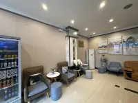 Pebble Motel (Guilin Railway Station)