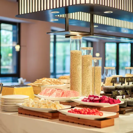 Atour Hotel (Ningbo Tianyi Square) Отели рядом с достопримечательностью «Комплекс «Башня барабана Нинбо»»