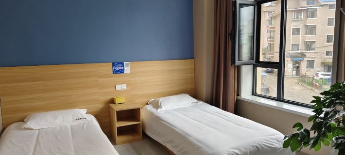 Hunchun Zhaoshun Business Hotel Hotele w: Hunchun
