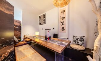 CITY LIGHT Designer Boutique Hotel.