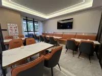 Pingliang Sports Park Hotel Hotels in Pingliang