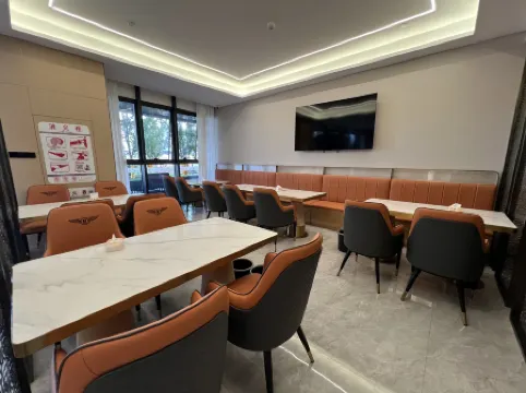 Pingliang Sports Park Hotel