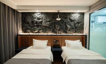 Longmen Inn · Cold Home Film Hotel