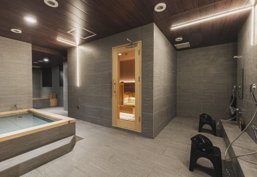 2. 젬스 유후인..