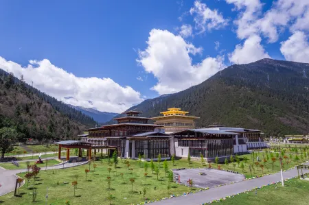 Pearl River International Hotel Отели рядом с достопримечательностью «Zhaxigangcun»