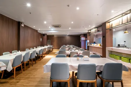 H·HOTEL Отели рядом с достопримечательностью «Nanyuan»