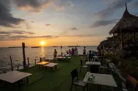 Paree Hut Resort Hotels in Ko Sichang District