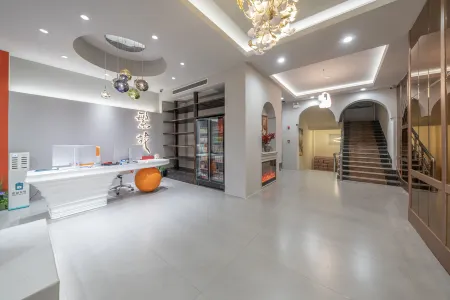 Fanhua Yisu Apartment (Chaoyang Square Sanjie Liangxiang Branch)