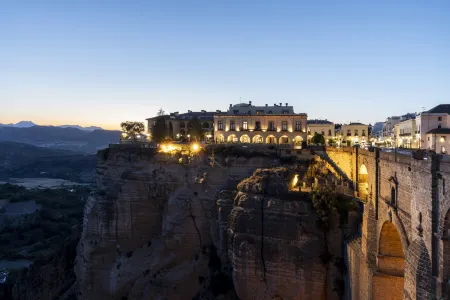 Parador de Ronda Отели рядом с достопримечательностью «Arco de Felipe»