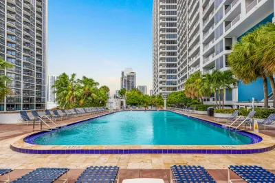 Bay Overlooking Condo with Balcony