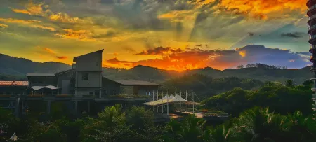 Rendi Mountain Rainforest Hotel Отели рядом с достопримечательностью «Taipingshan Pubu»