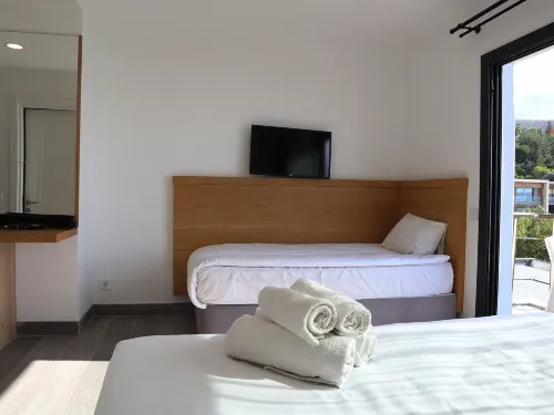 Dort Mevsim Hotel