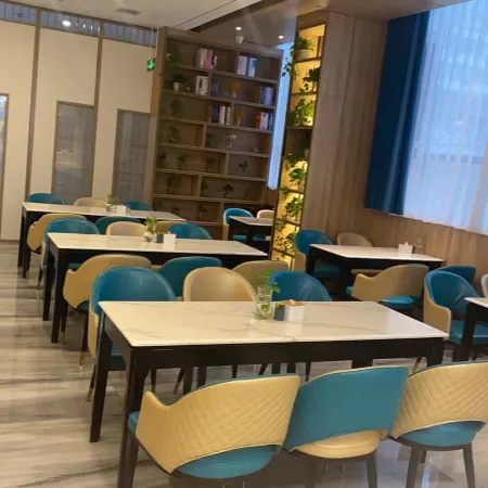 Eve Beauty Hotel (Huimin Street - Bell Tower Metro Station Store)