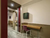 內葛諾酒店 鄰近加富爾廣場（Piazza Cavour）的酒店