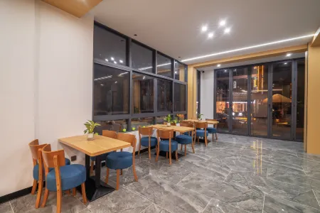 Qishan Yunyin Inn Отели рядом с достопримечательностью «Wolong Pond»