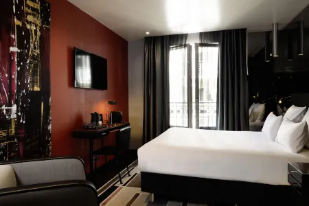 Hôtel Félicien Отели рядом с достопримечательностью «Лебединый о.»