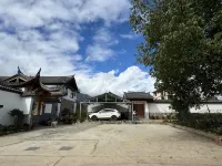 Lijiang Yushanyuni Snow Mountain View Boutique Hotel - parking