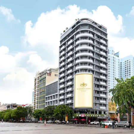 Palace Hotel Saigon Отели рядом с достопримечательностью «Манна»