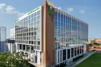 Holiday Inn & Suites Vientiane Hotel in zona Pha That Luang