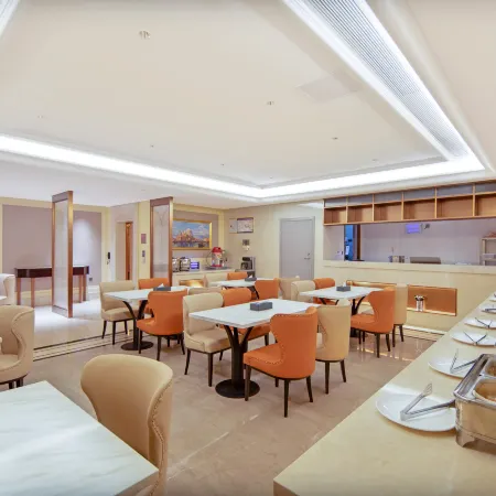 Vienna Hotel (Bijie Jinsha Taishan Road Langyue Square）