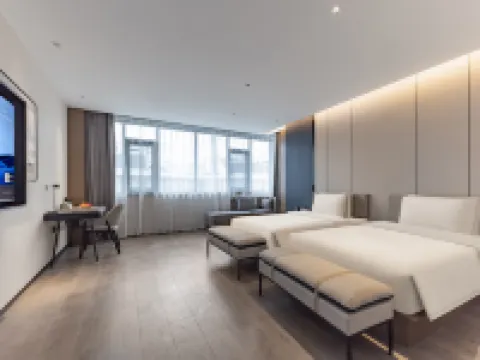 Atour Hotel Jiashan Luoxing Central Garden Hotels in Jiashan