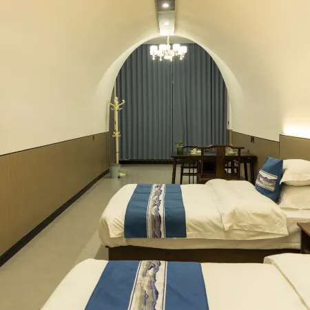 Lingshi Time Cave Homestay