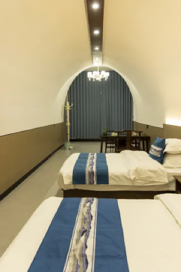 Lingshi Time Cave Homestay