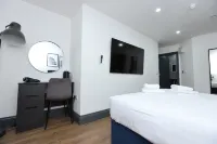 New Oxford House Apartments by Happy Days - Apartments