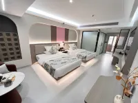 Yunmuxi Hotel (Nanla River Starry Night Market Branch)