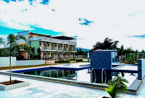 Jeanine's Travellers Inn by RedDoorz Hotels in Morong