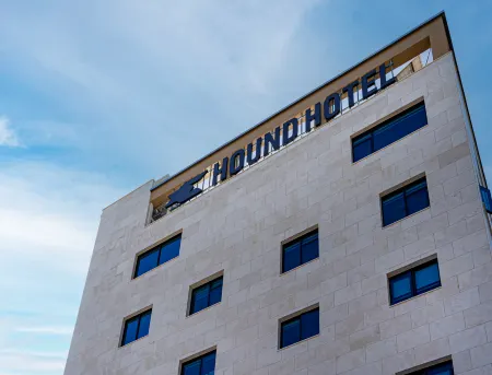 Geoje-si Hound Hotel Jangseungpo Отели в г. Кодже