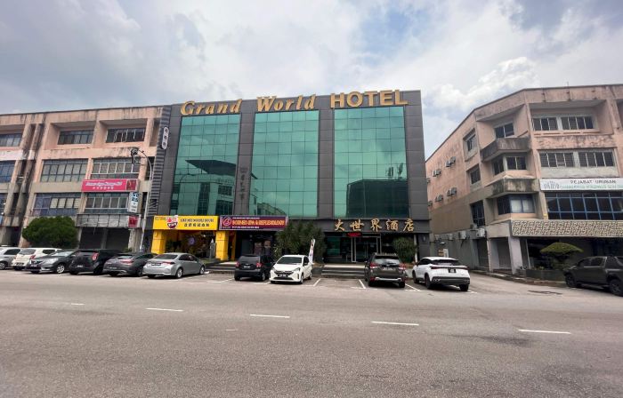 Grand World Hotel