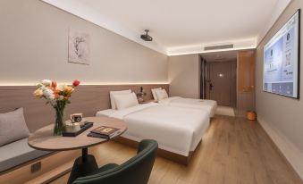 Miofon Hotel (East Bus Station And The City Light Branch)