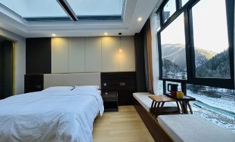 One Three Seven Land Hotel