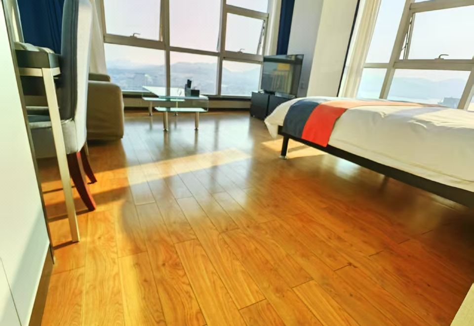 둥팡 진좌 서비스 아파트의 편안한 거실