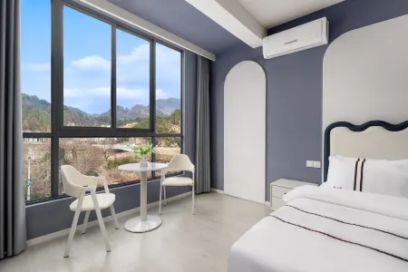 Qiyunli | Cloud Villa: Mountain-top Retreat · Aesthetic Guesthouse (Tiantangzhai Scenic Area Branch) Отели рядом с достопримечательностью «Baima Canyon»