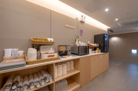 Siheung No25 Hotel Geobuksum Отели рядом с достопримечательностью «WAVE PARK»