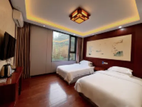 Xiaoqiao Liushui Renjia Inn