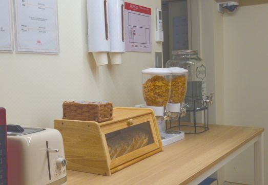 82 캡슐 호텔 내부 실내