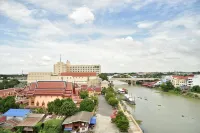 Ayothaya Riverside Hotel Hotel dekat Wat Yai Chai Mongkol