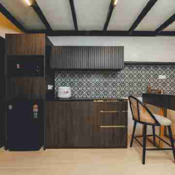 GRID 6pax Modern Nanyang Loft Medini Legoland Rooms