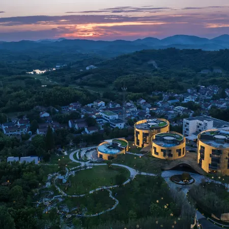 Q Collection Hotel & Resort