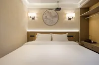 Floral Hotel·Residents of Xinghua Loquat Garden, Taizhou Hotels in Xinghua