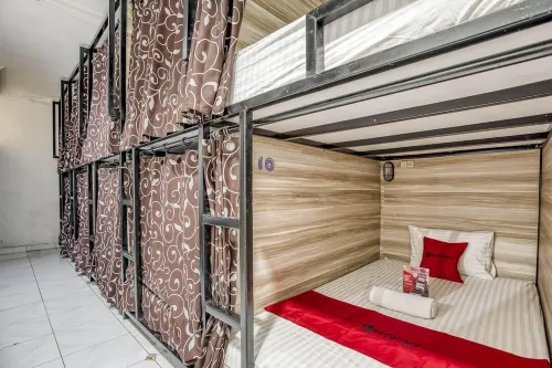 RedDoorz Hostel @ Feliz Noche Cengkareng