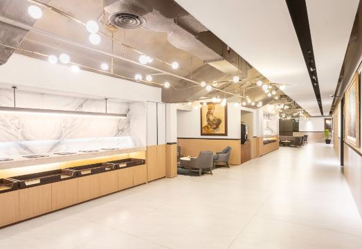 2. 아랴두타 자카르..