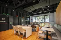 Ibis Budget Madrid Aeropuerto - breakfast