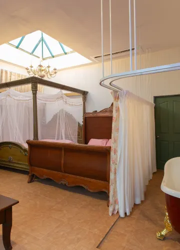 ห้องสวีทรอยัลดีลักซ์ (504)